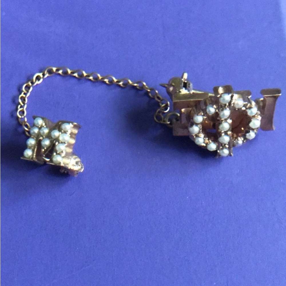 1952 Solid 10K & Pearl Seed Mu Phi Epsilon M E Badge Lapel Pin MusicFrat! Unique